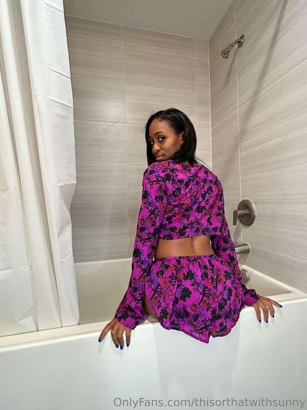 Baths or Showers? 🛁 

I love a good soak, but did you know a..