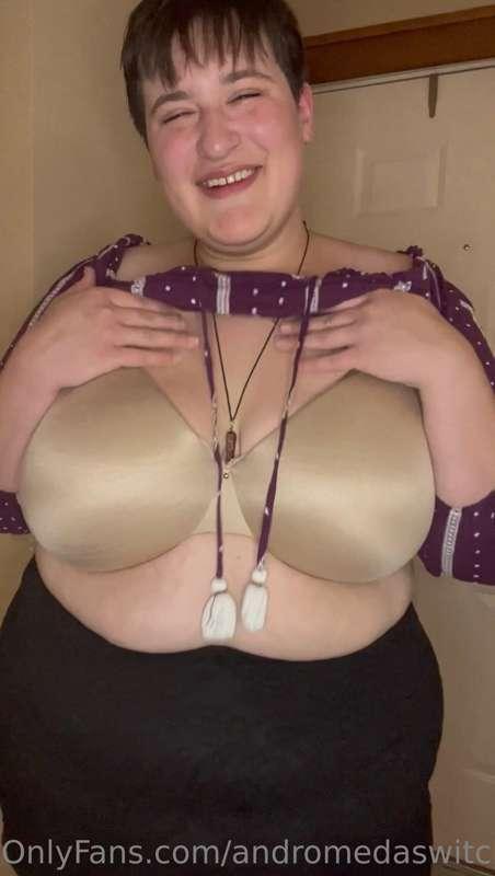 Showing off my outfit 💕💕