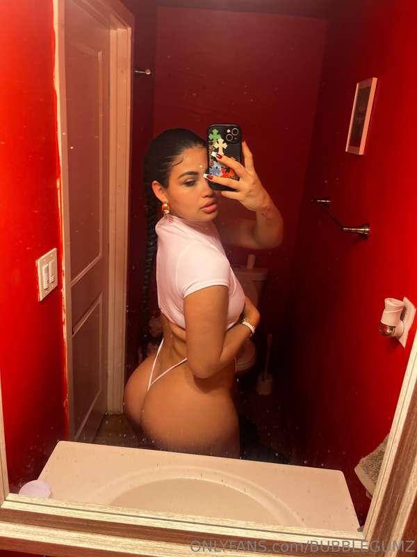 Who’s up? 😍👀