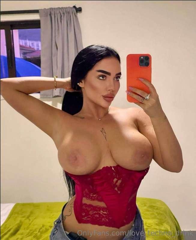 🟢FREE SUBSCRIPTION🟢
Stunning sexy hottie @angelamimimi locke..