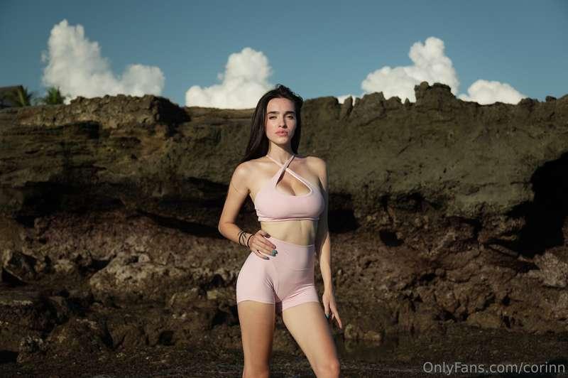What’s one beach you’ve always dreamed of visiting?💕💕