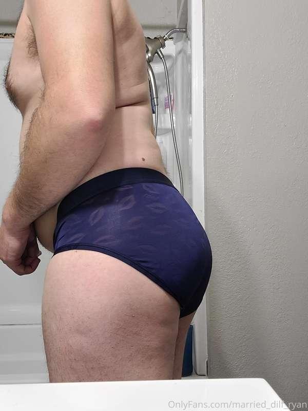 married_dilf_ryan image #1