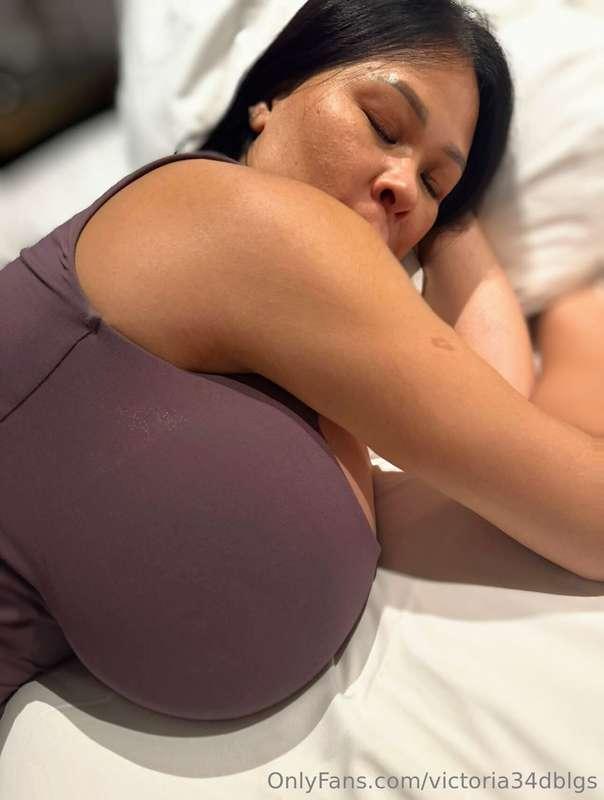 Lay in bed with me and latch on whenever you want my luv ❤️❤..
