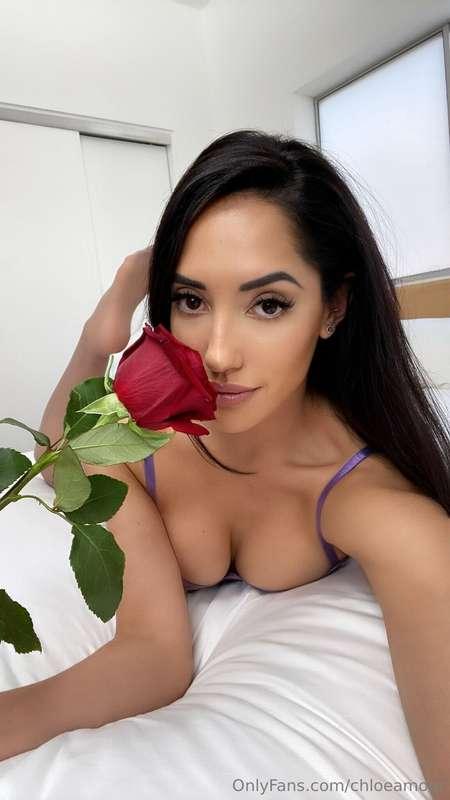 Valentine’s Day tomorrow 🌹 😘