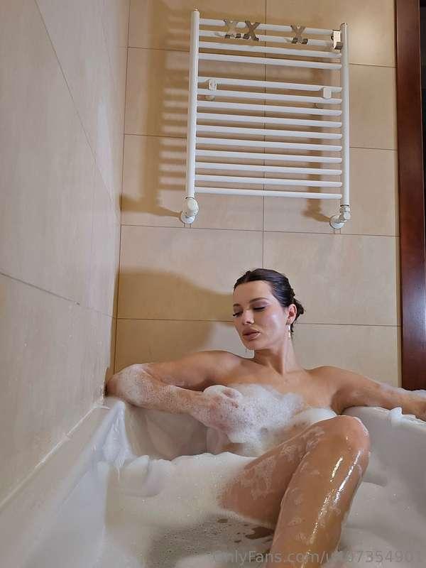 alexandraflowe image #3