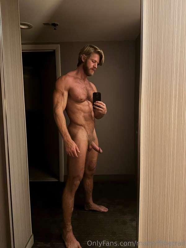 Horny and alone in my hotel… what should I get up to? 