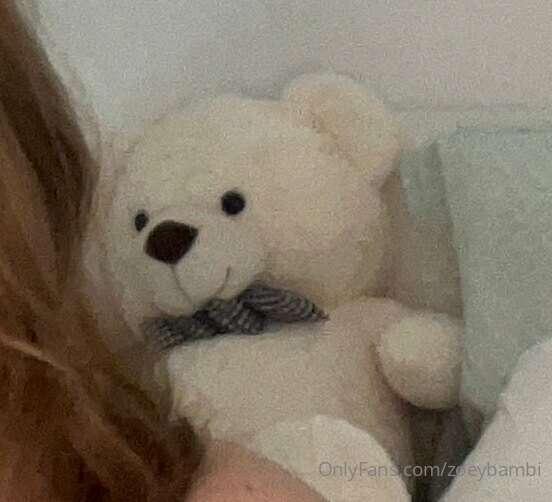 zoeybambi image #0
