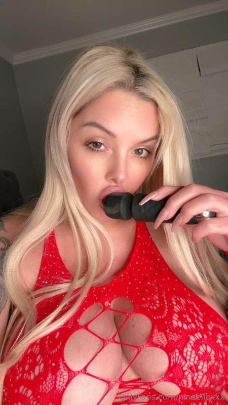 tonight i'm gonna try not to cum until I can't hold back any..