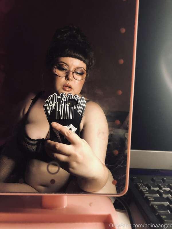 I’m alive and currently taking a break from sucking @gothble..