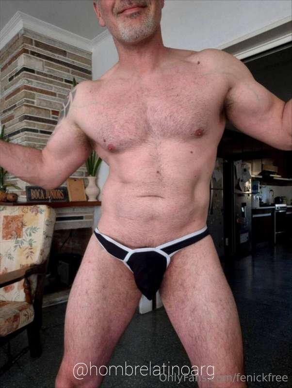 @hombrelatinoargFree page!  Mature and experienced man Subsc..