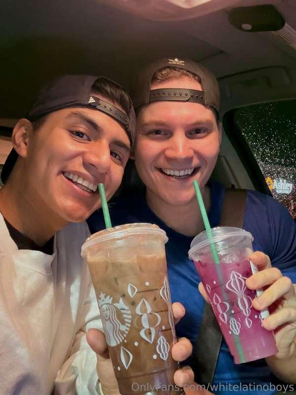 Good vibes, better company 😏🥤🔥