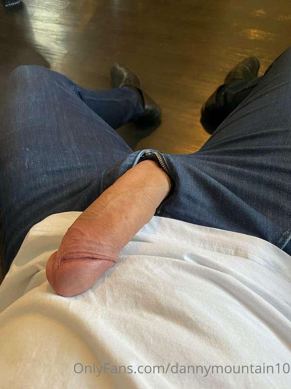 Who wants to lick and suck my cock? 😈🐍