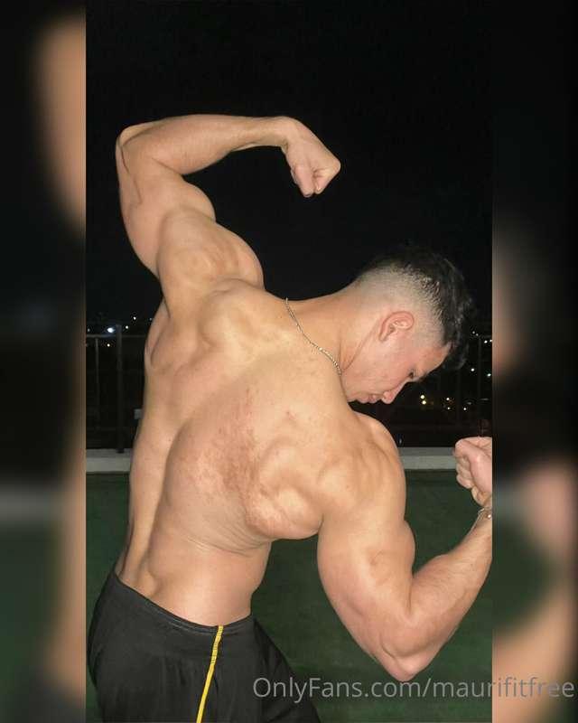 Músculos de ACERO , para ahorcarte mejor 🥵🔥

Big discount in..