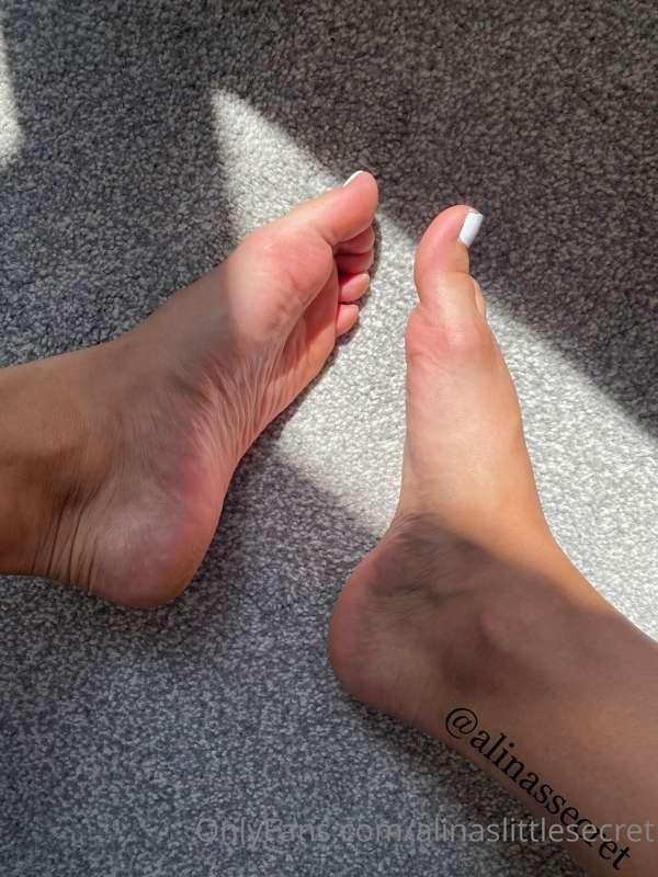 My soles want you to lick them😜💦