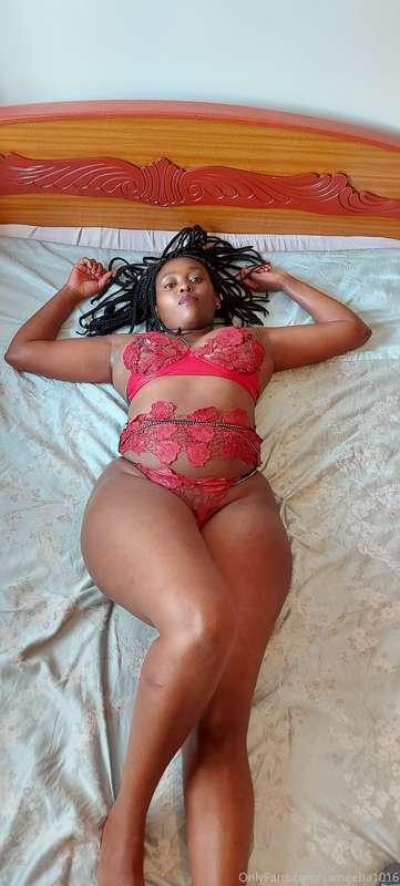 Hey guys sameeha1016 here am ready to entertain you and offe..