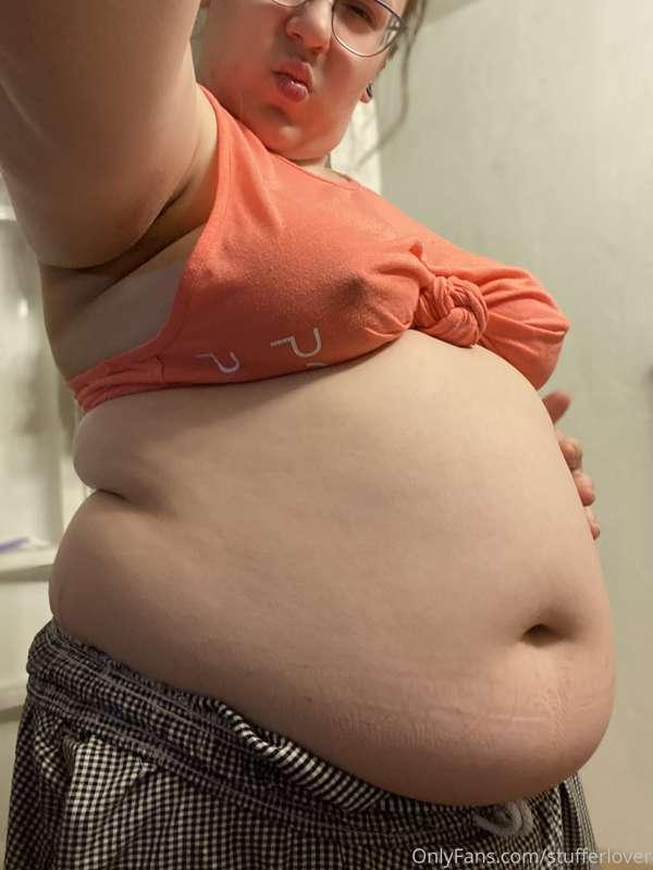 Oink oink 🐷 
Watch me grow and jiggle before I chug and grow..