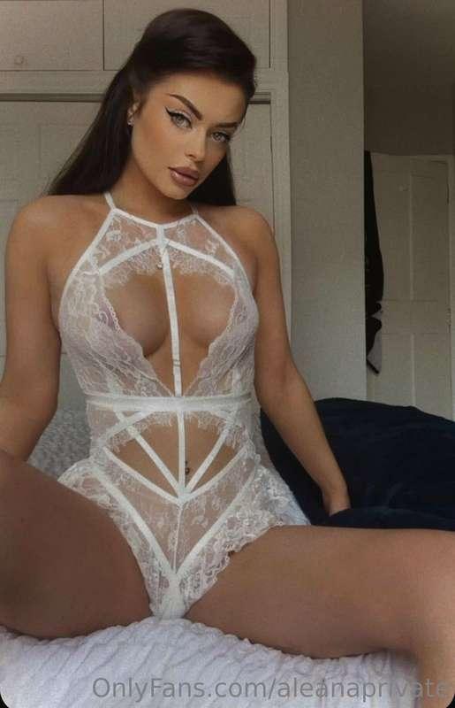 @evelynxxxx - has 50% and IF you subscribe and prove it to m..