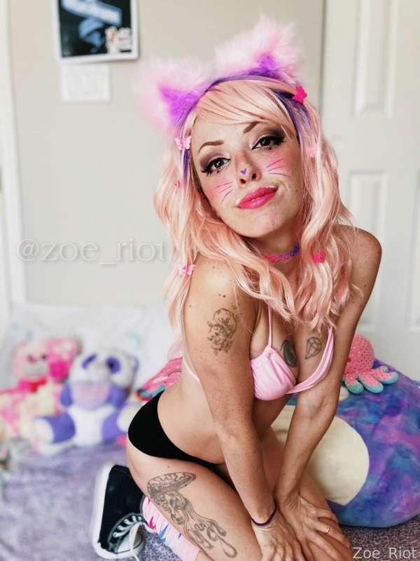 zoe_riot image #3