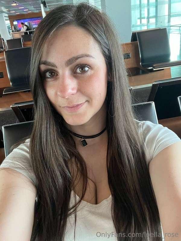 Hi Süßer! Hast du heute ein bisschen Zeit für mich? 😘