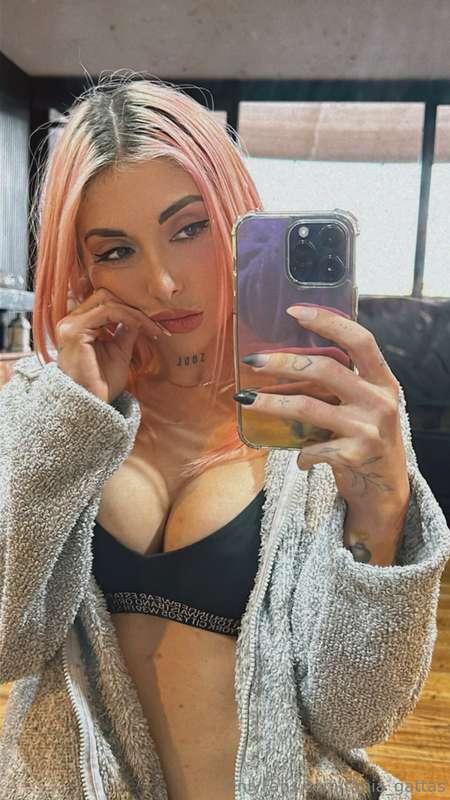 Estoy aburrida… platicamos ?