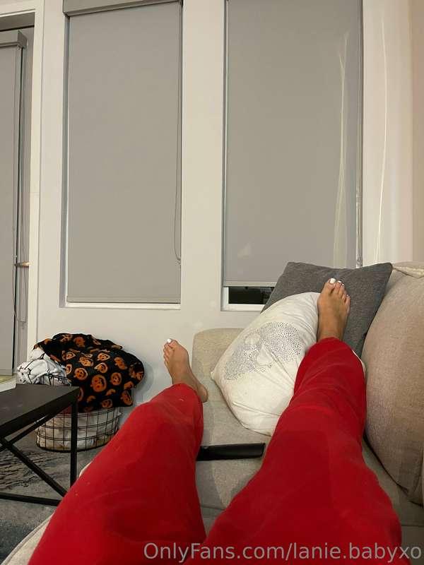 Made a video tonight and my legs are shaking 😈 who is excite..