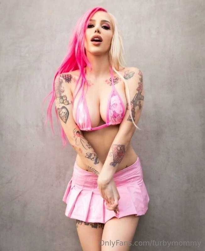 happy new year loves. I wish I can give you kisses all day 💕