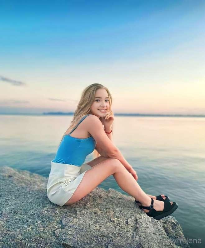 @barbiegirl20 she's definitely a sex freak and never stops t..