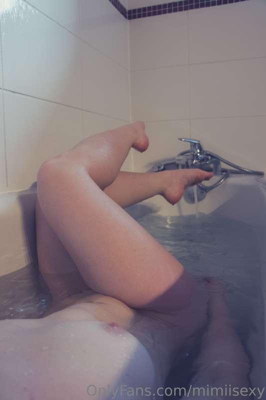 On seraient mieux à être dans un bain que au travail n'est c..