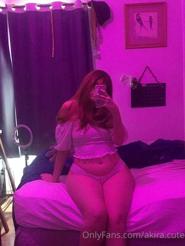 chillin'  in bed  😁
