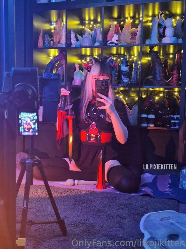 New 15-minute video live on my main Onlyfans @little_pixie_k..