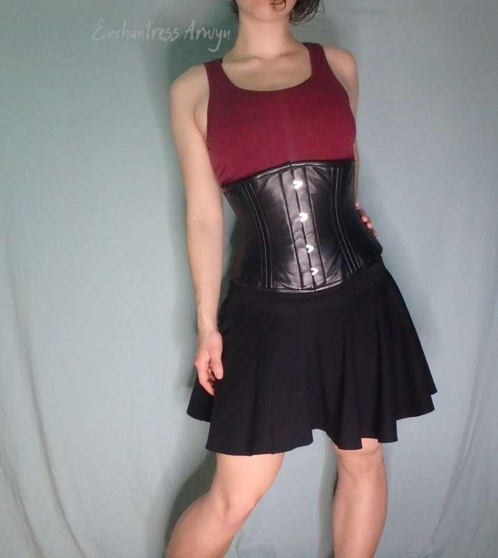 I'm so in love with my new corset, aren't you?✨