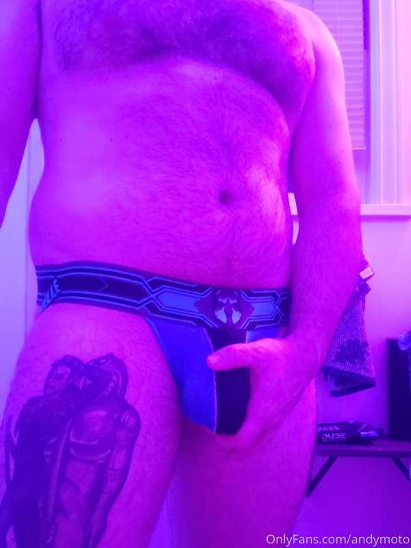Day 11. Had to put the cage back on, I was getting a bit ove..