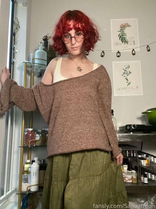 I’m live on Fansly!!! 🌿🌼 