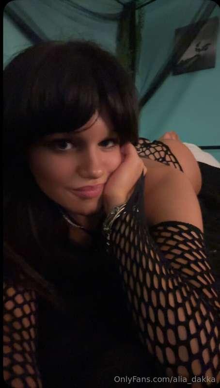 its happening!! 🥳 LIVE JOI AND PERFORMANCE TONIGHT at 10:45 ..