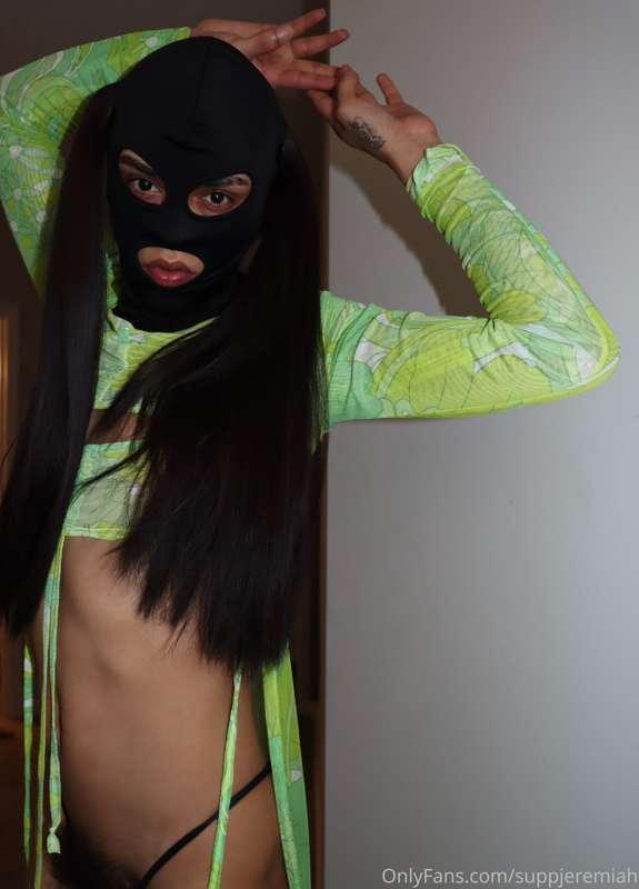 miahbadgal image #2