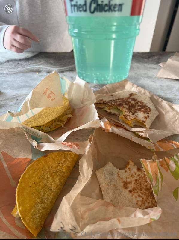 Indulging after a long day of packing 😋🌮💦