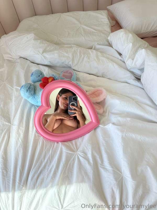 may I introduce you to my favorite mirror, with which I show..