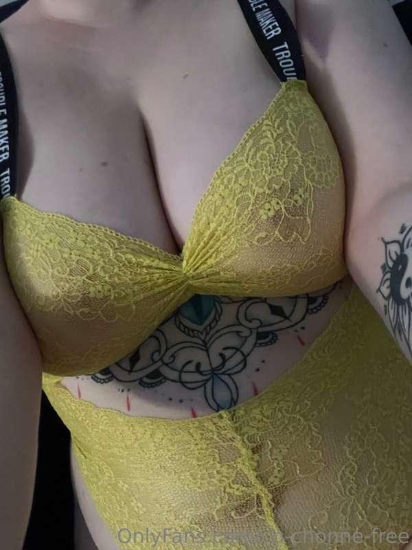 New little yellow lingerie 🥰🥰