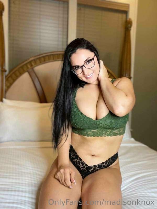 What’s better than sucking off one cock? Two! Dm me “double ..