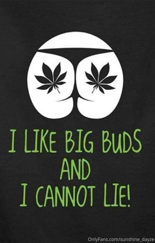 Who else? 🖤💚💭🍃