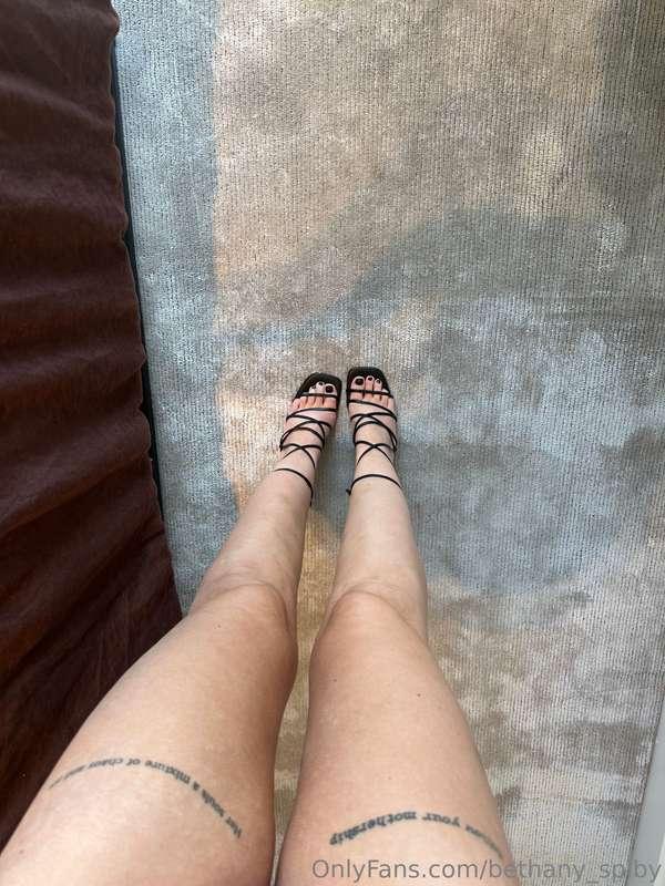 FOOT FANS… ASSEMBLE !