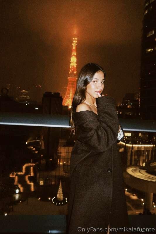 Tokyo on my mind! 😜🇯🇵 Swipe for the juiciest view in the cit..