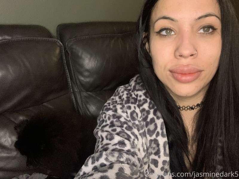 A rare no makeup selfie for you all 😘