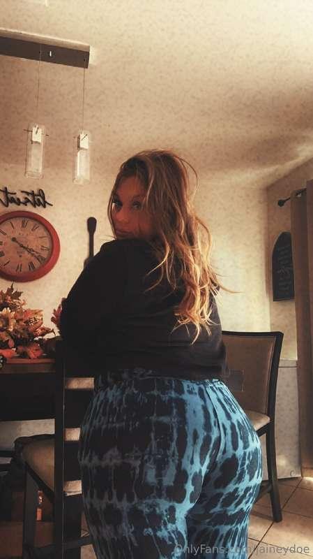 Happy Monday 🍑💕