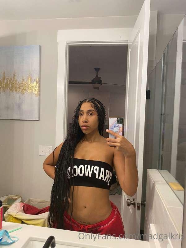 idk I you can tell but im annoyed and need to cum