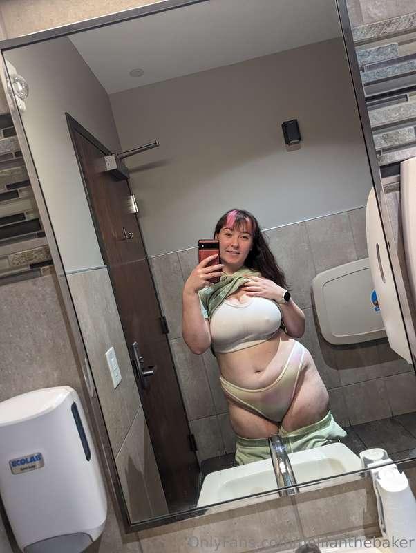 Lunch break bathroom stop after shipping some panties at USP..