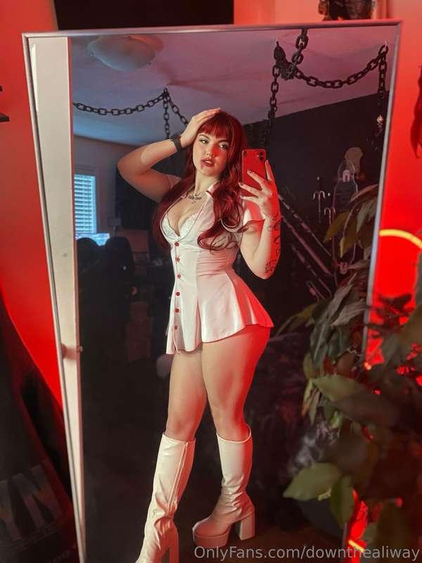 Hot nurse halloween!! 🥵