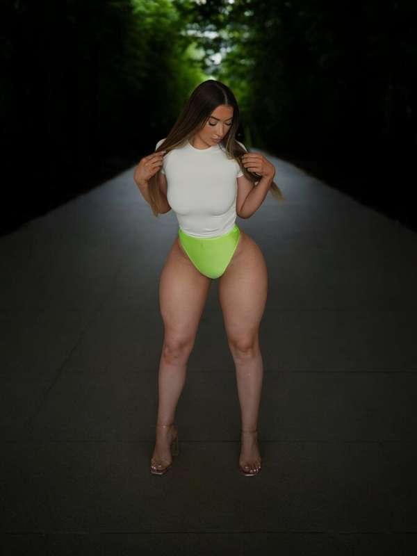 I absolutely love this bottoms mmm 