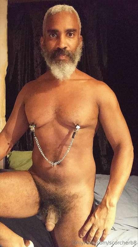 Sexy Saturday!  #beard #musculardaddy #gay #feet #gaycruisin..