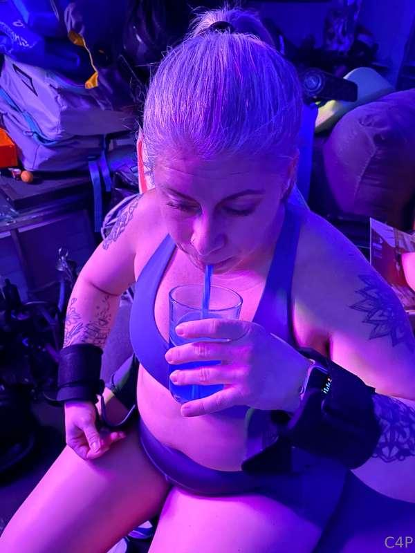 Who’s your favorite fit mommy? 😸💪🏼☠️